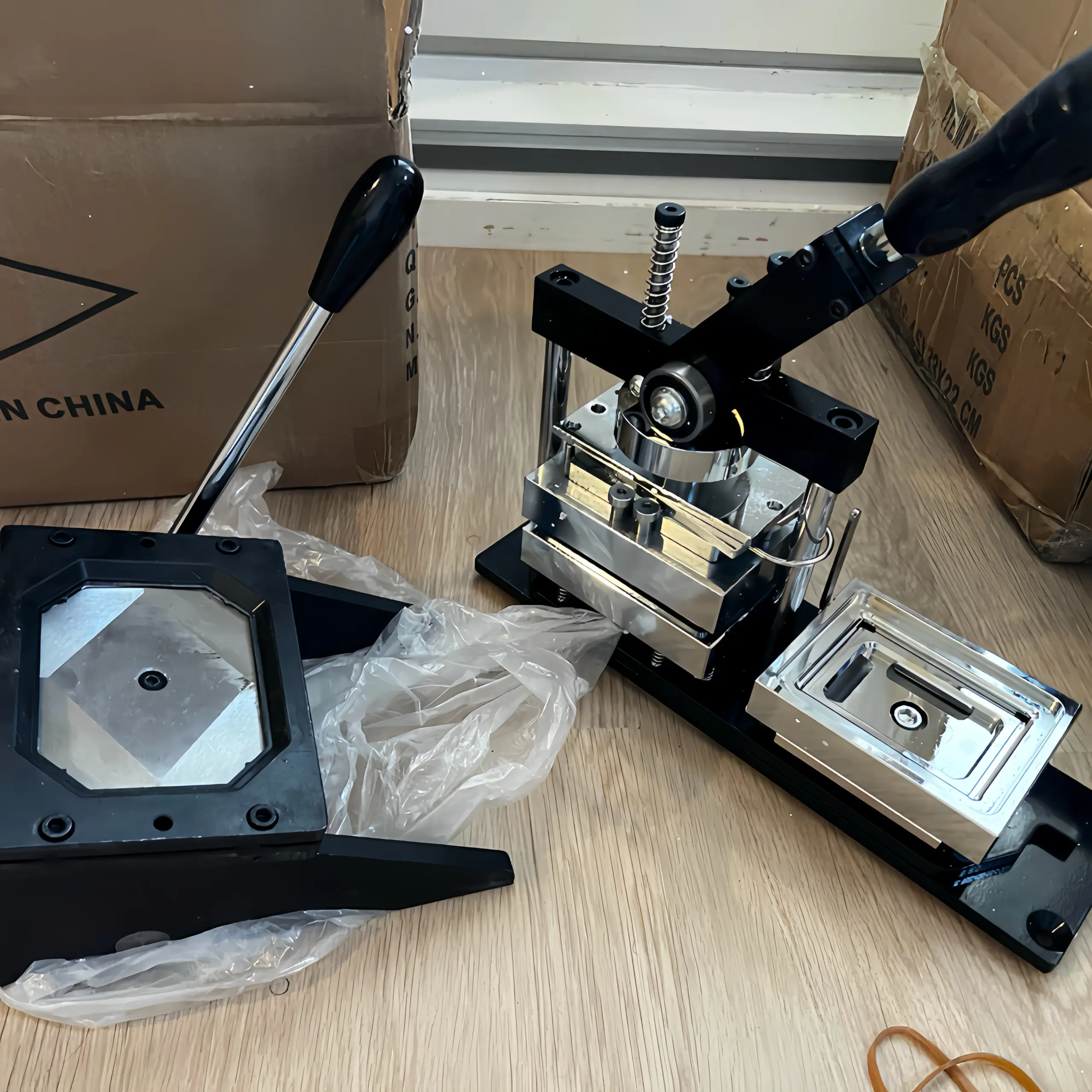 High-Efficiency Magnet Making Machine for Custom Fridge Magnets detail image 11