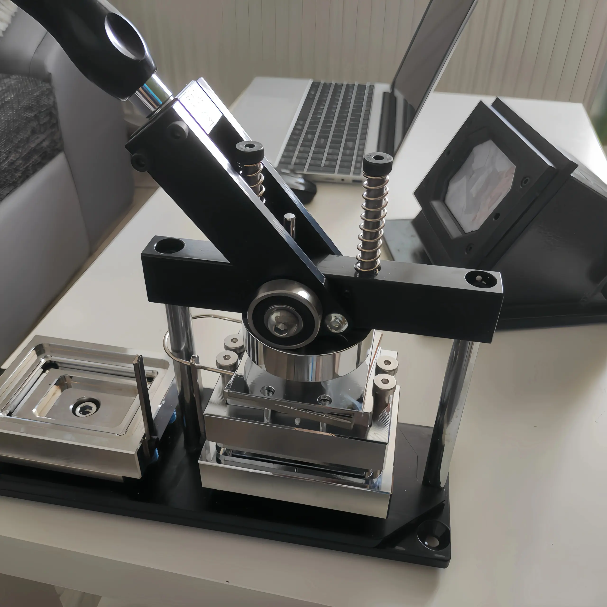 High-Efficiency Magnet Making Machine for Custom Fridge Magnets detail image 12